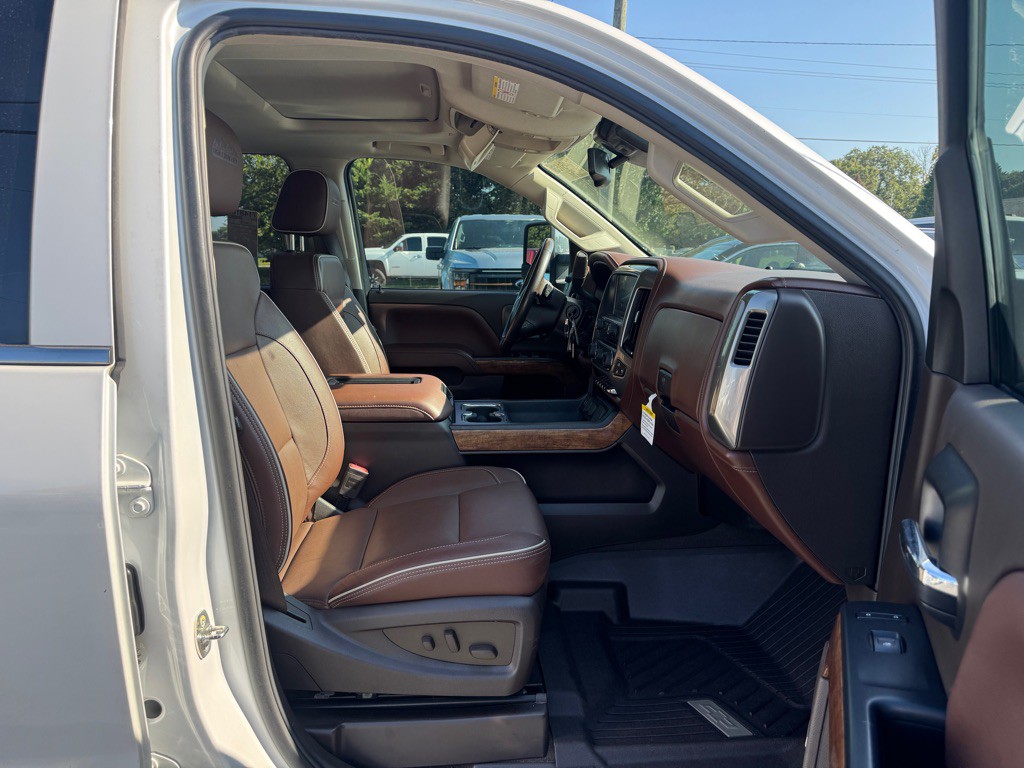 2019 Chevrolet Silverado 1500 Image 2