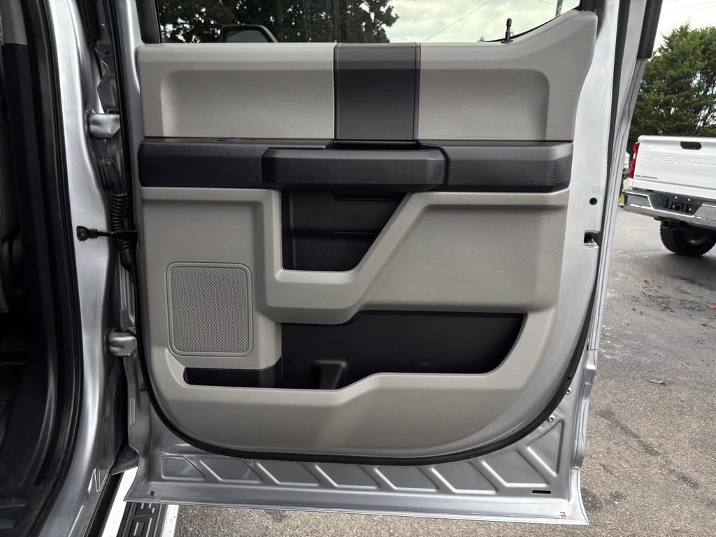 2021 Ford F-250 Image 21