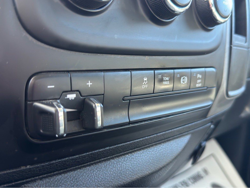 2018 RAM 2500 Image 32