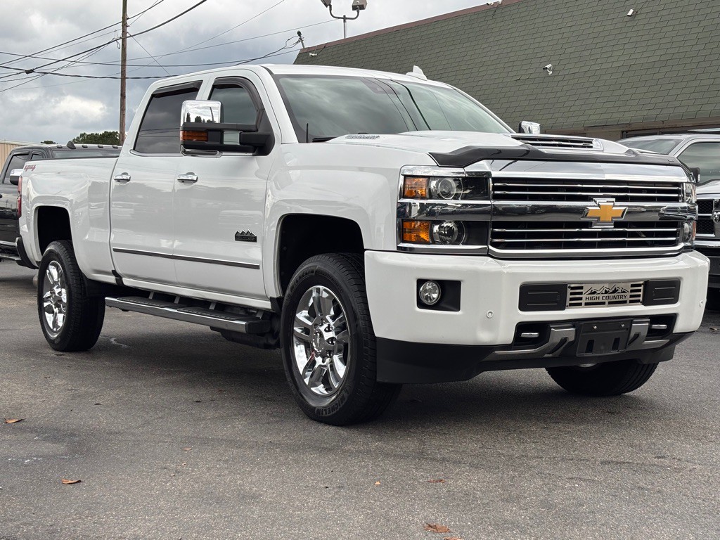 2017 Chevrolet Silverado 1500 Image 2