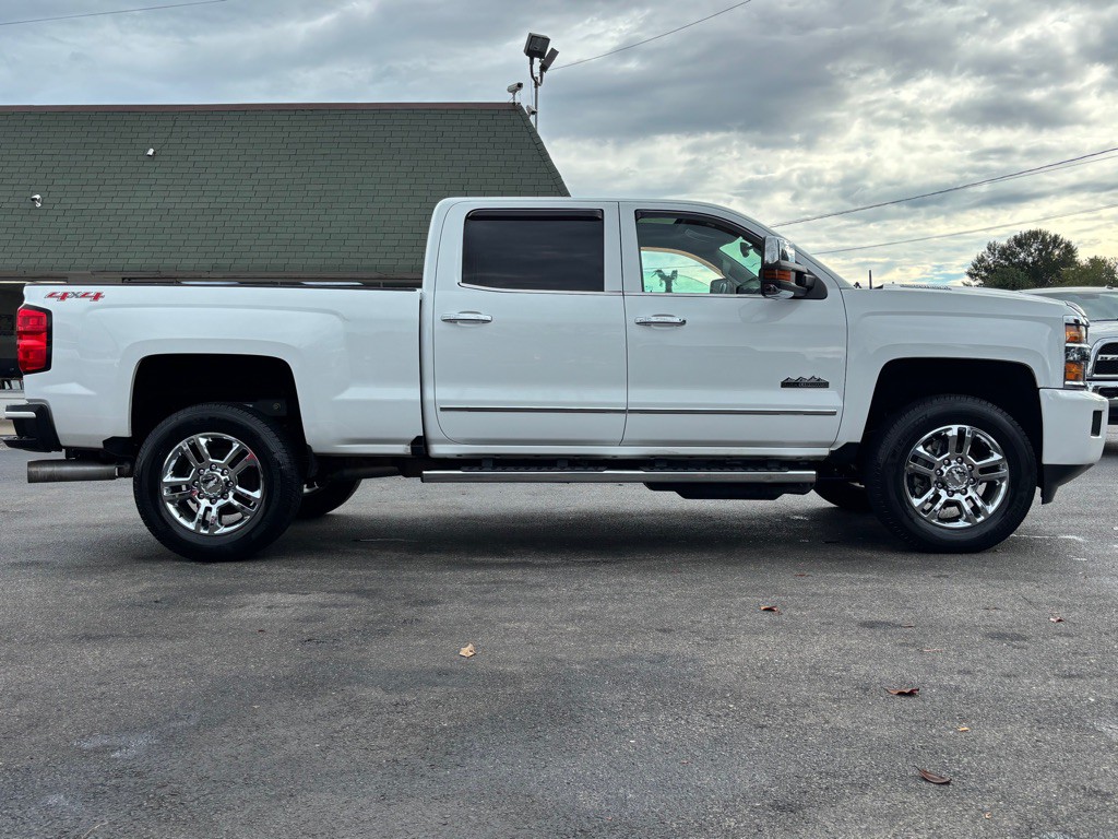 2017 Chevrolet Silverado 1500 Image 3