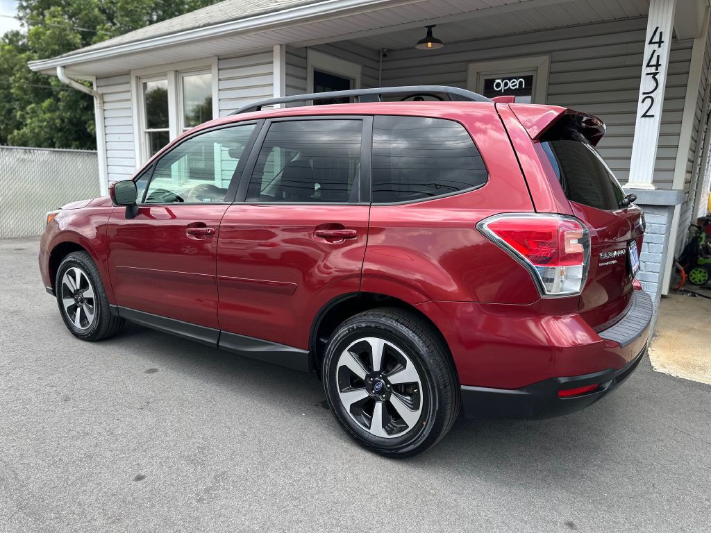 2017 Subaru Forester Image 2