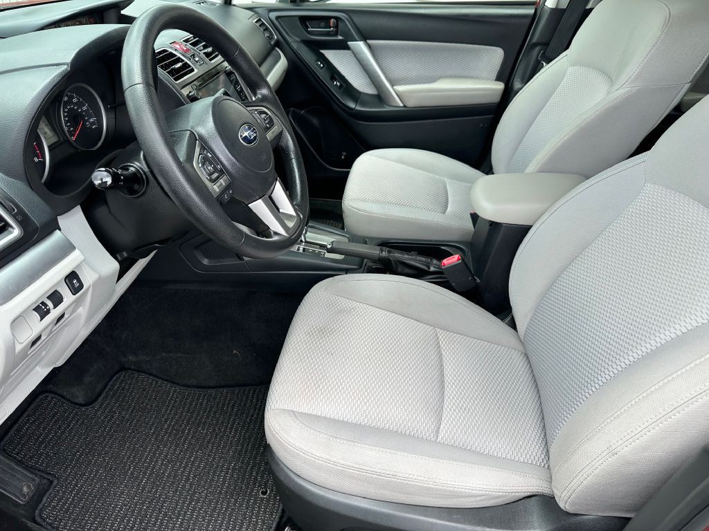 2017 Subaru Forester Image 10