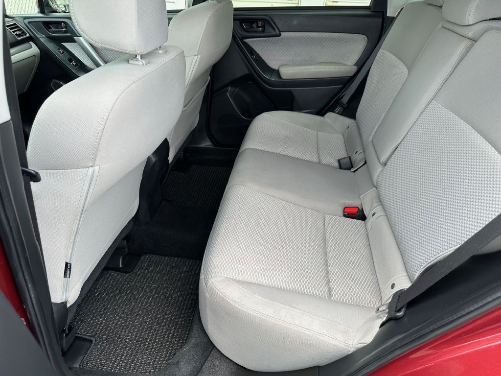 2017 Subaru Forester Image 11