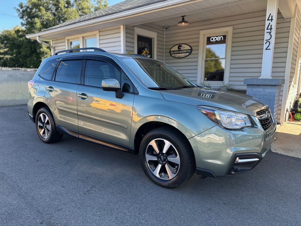 2017 Subaru Forester Image 1
