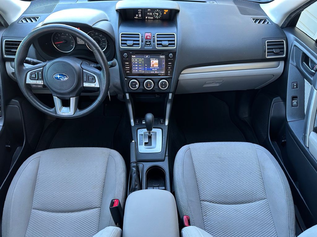 2017 Subaru Forester Image 9