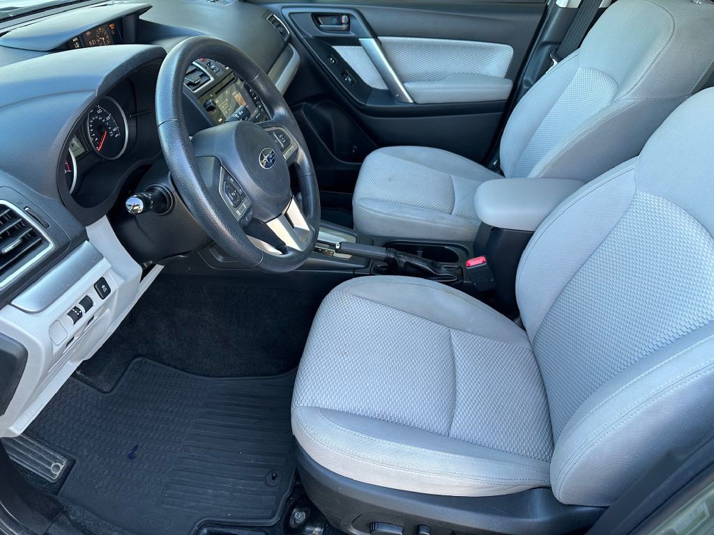 2017 Subaru Forester Image 10