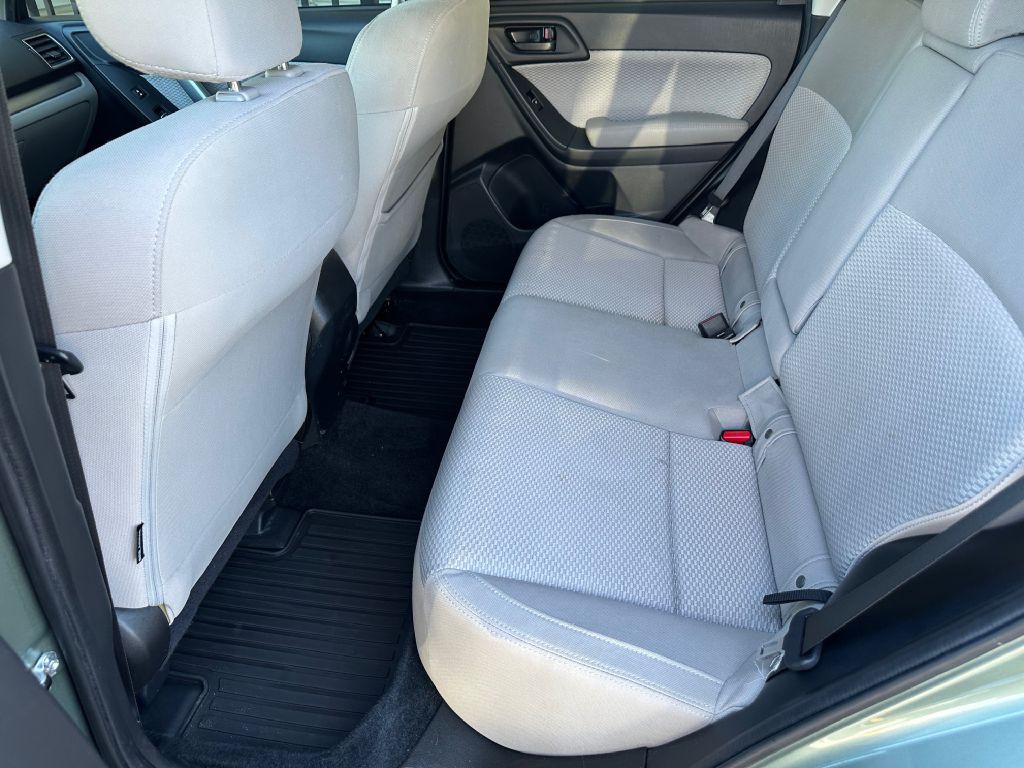 2017 Subaru Forester Image 11
