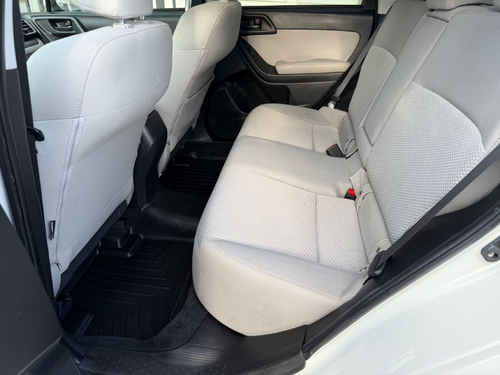 2016 Subaru Forester Image 11