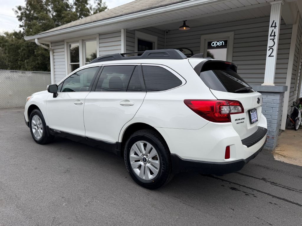 2017 Subaru Outback Image 2