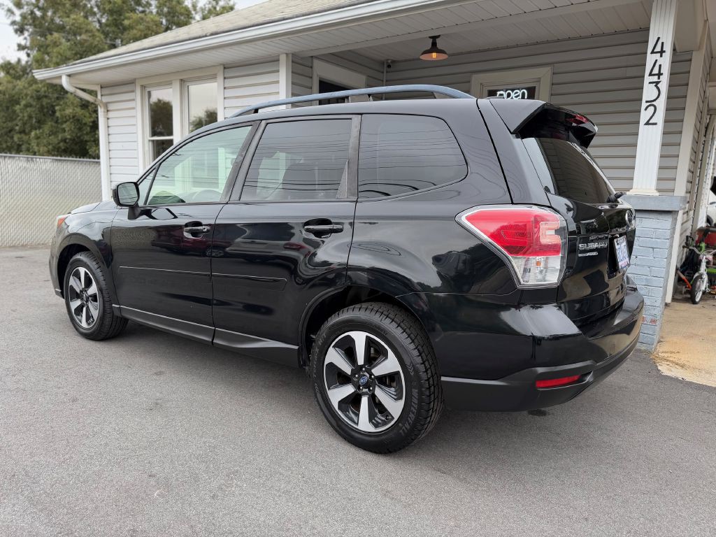 2017 Subaru Forester Image 2
