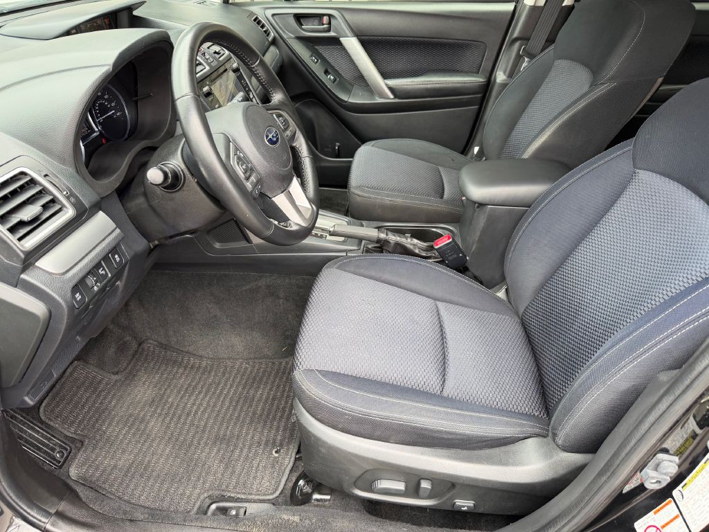 2017 Subaru Forester Image 10