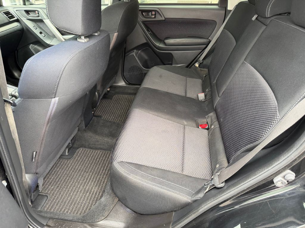2017 Subaru Forester Image 11