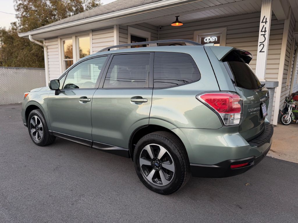 2017 Subaru Forester Image 2