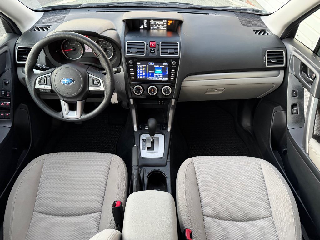 2017 Subaru Forester Image 9