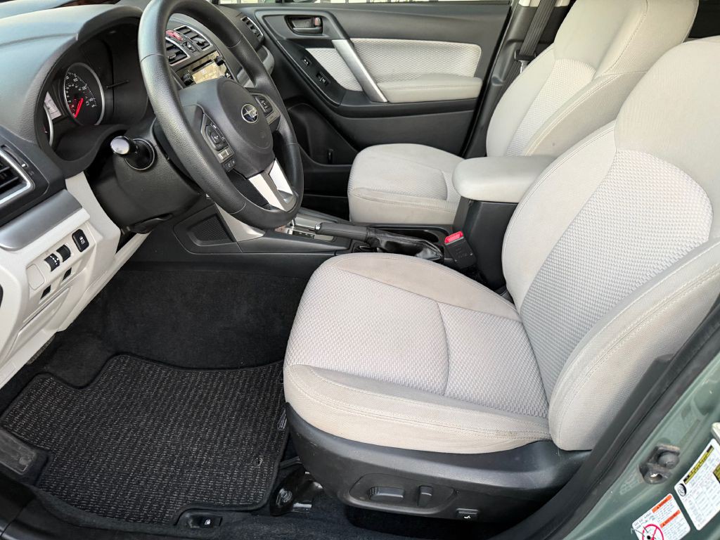 2017 Subaru Forester Image 10