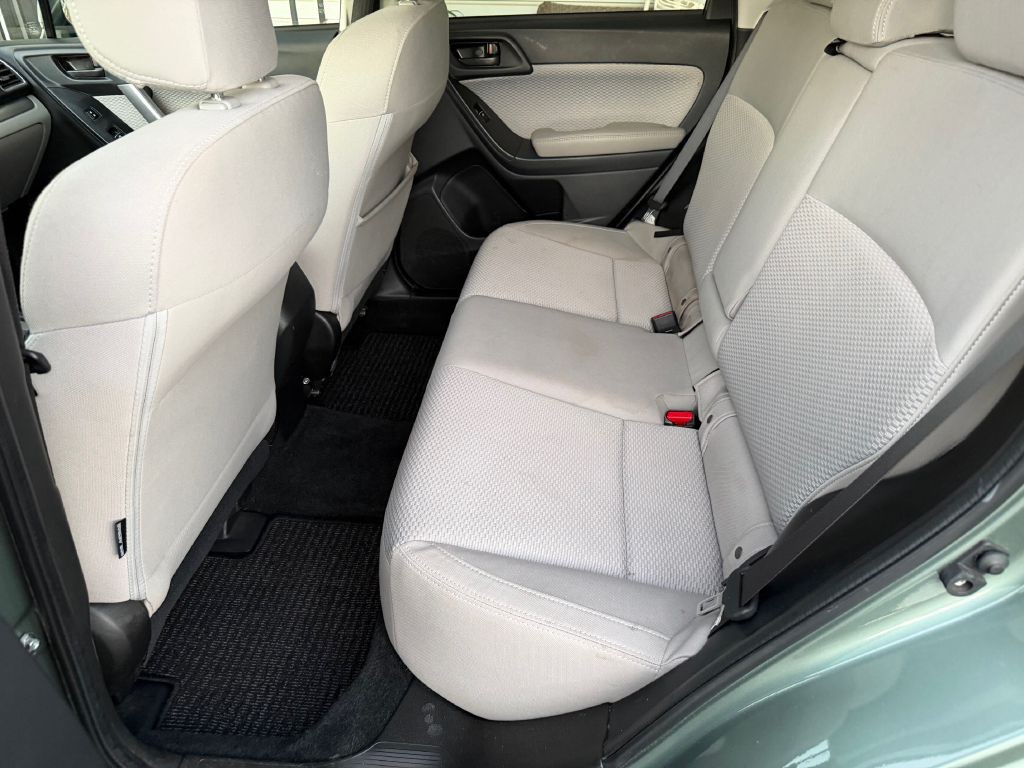 2017 Subaru Forester Image 11