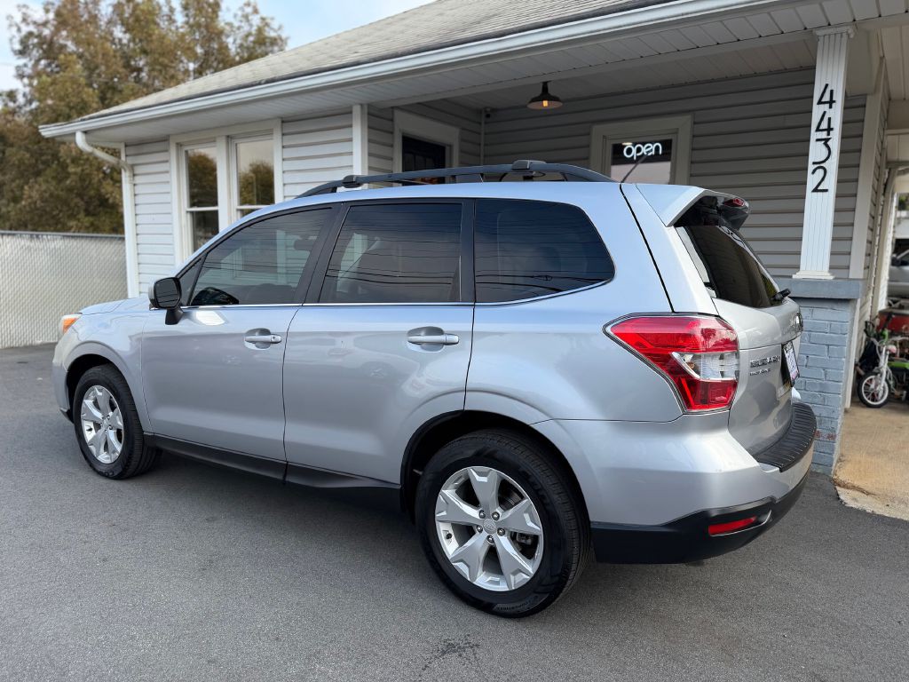 2015 Subaru Forester Image 2