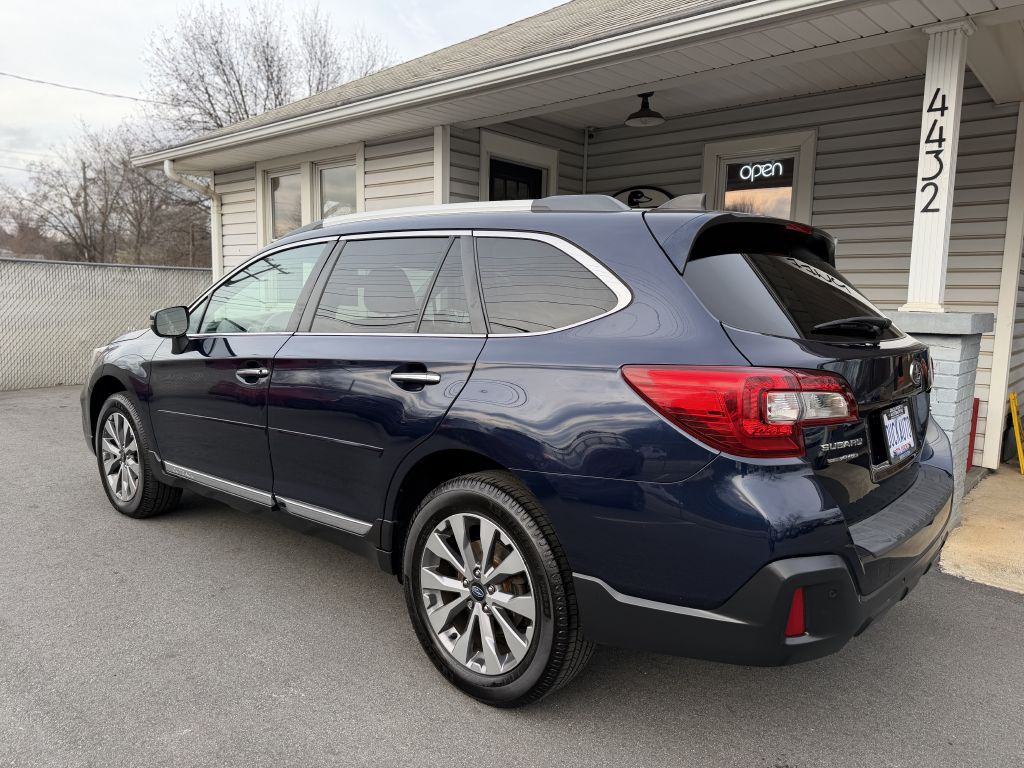 2018 Subaru Outback Image 2