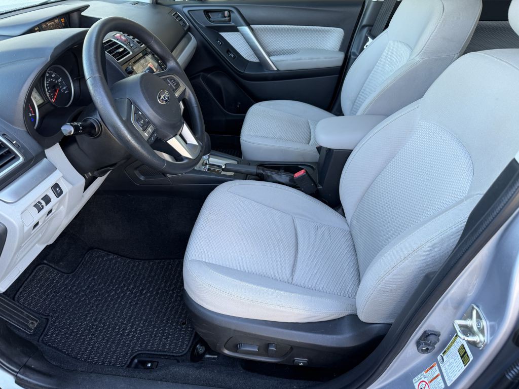 2017 Subaru Forester Image 10