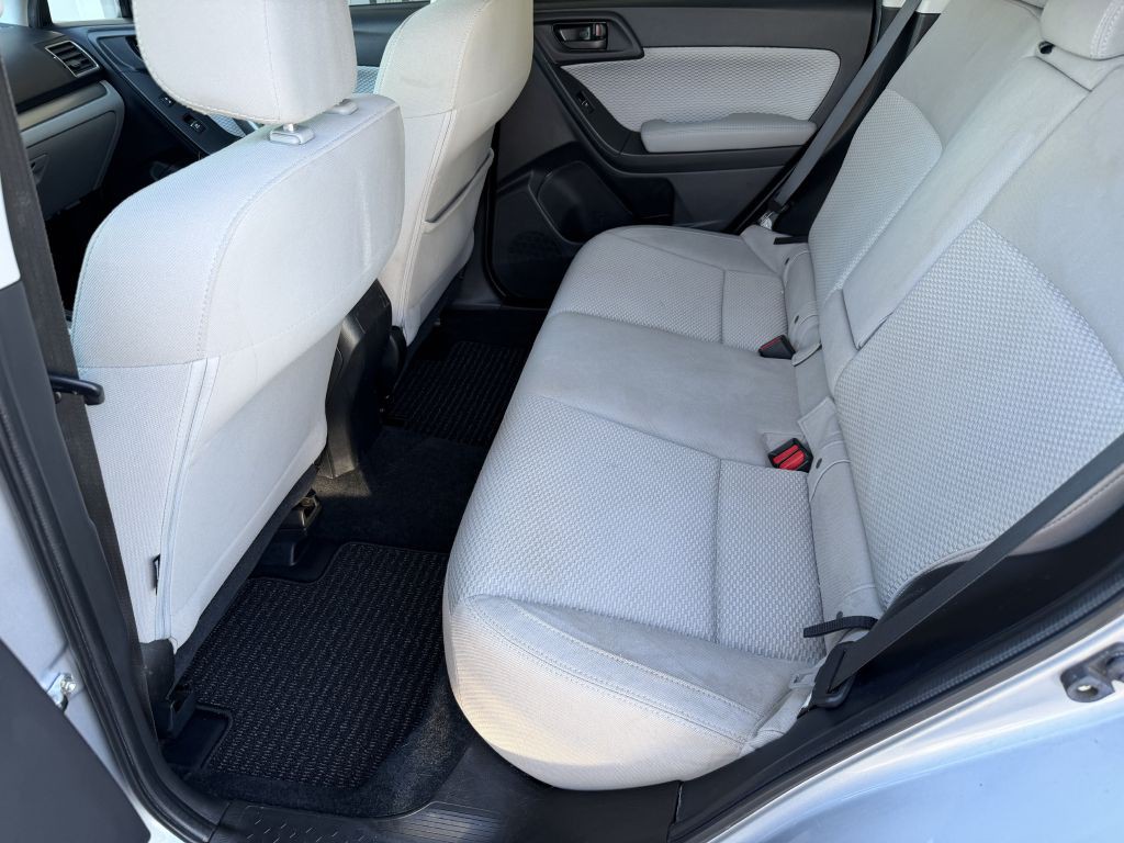 2017 Subaru Forester Image 11