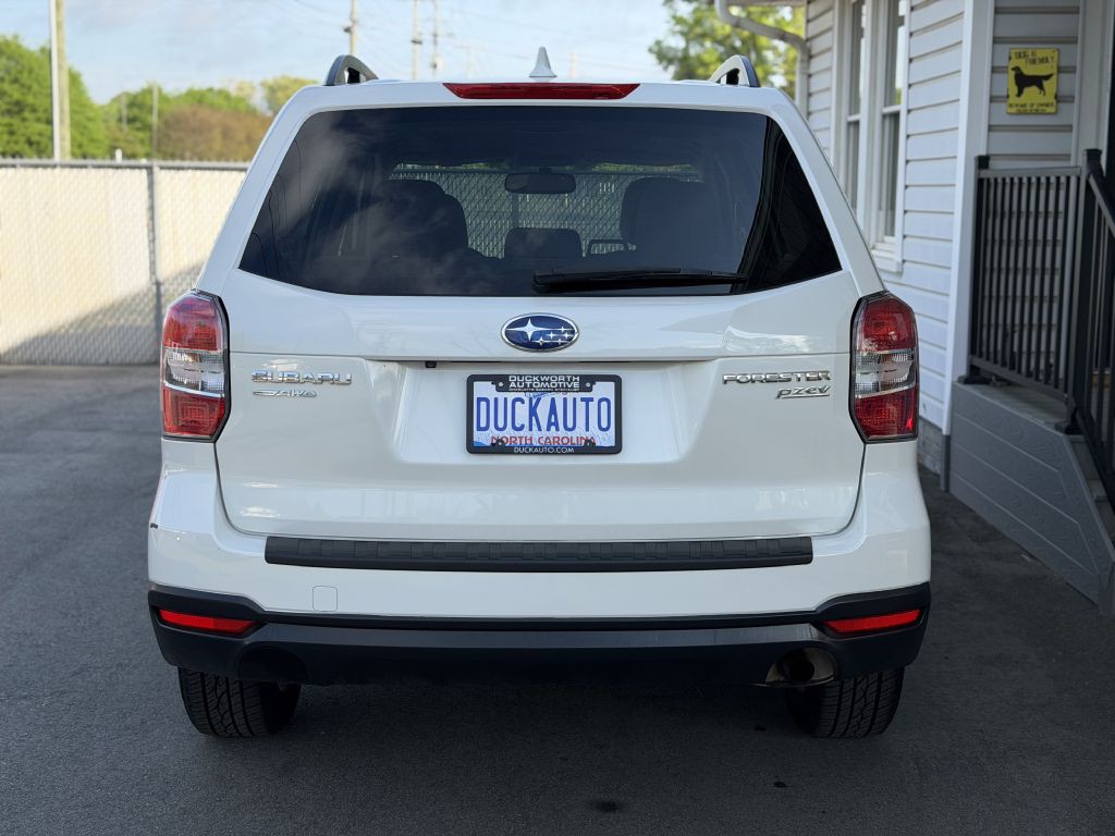 2016 Subaru Forester Image 4