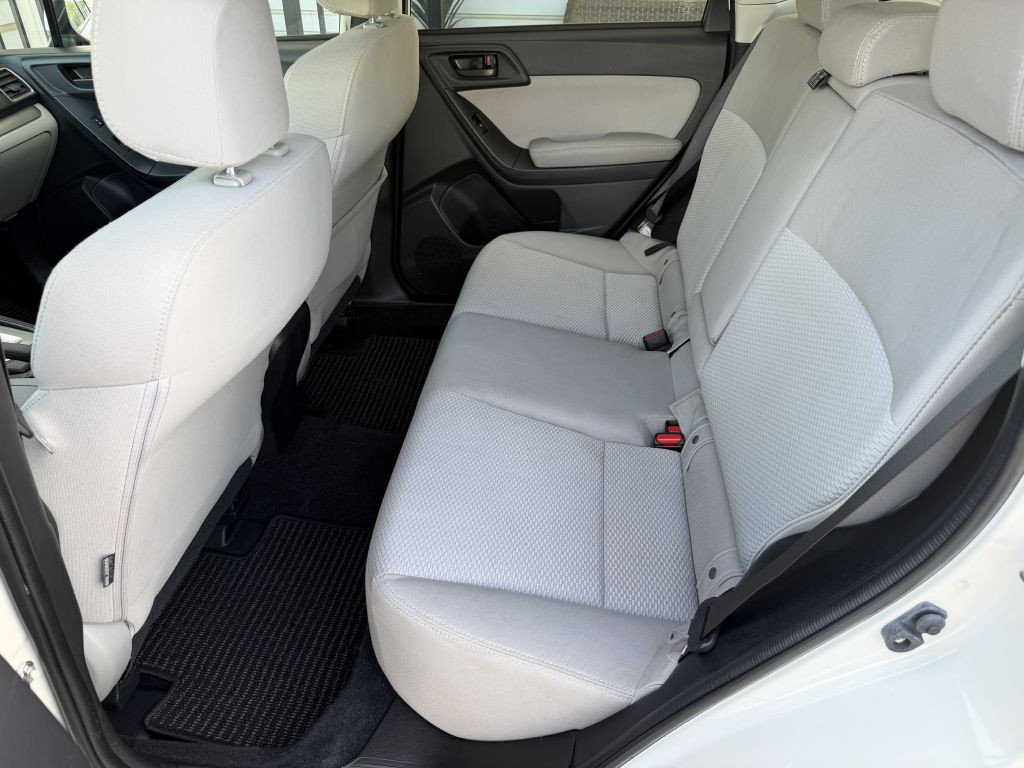 2016 Subaru Forester Image 11