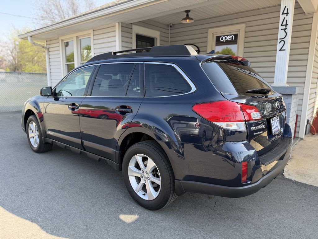2014 Subaru Outback Image 2