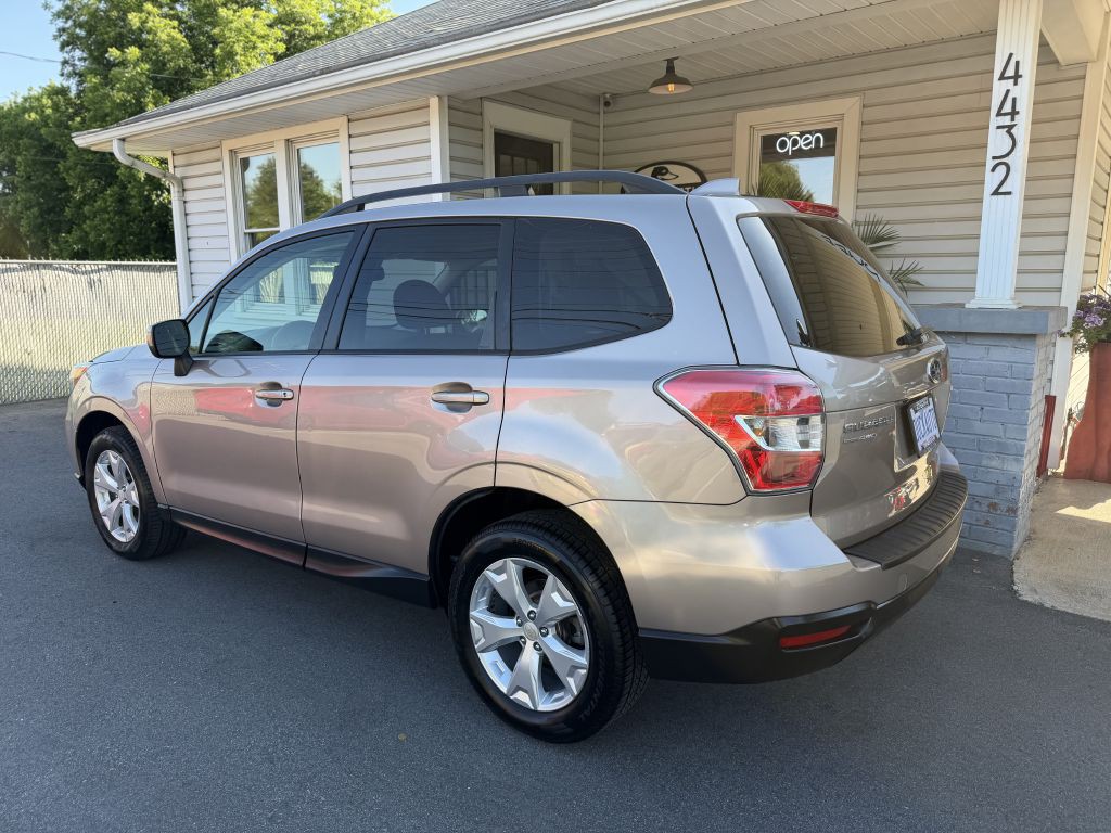2016 Subaru Forester Image 2