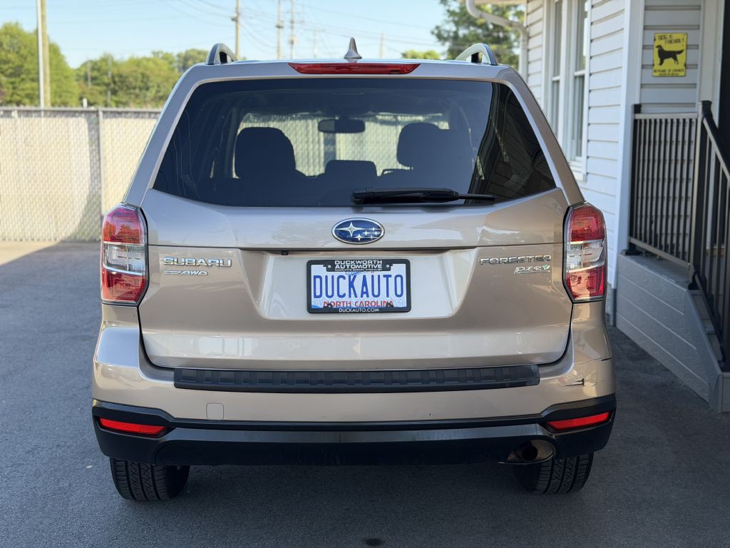 2016 Subaru Forester Image 4