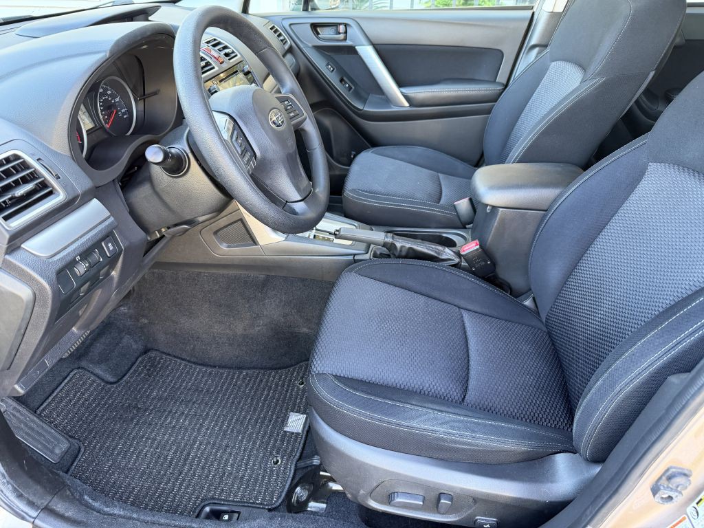 2016 Subaru Forester Image 10