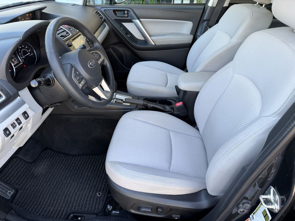 2017 Subaru Forester Image 11