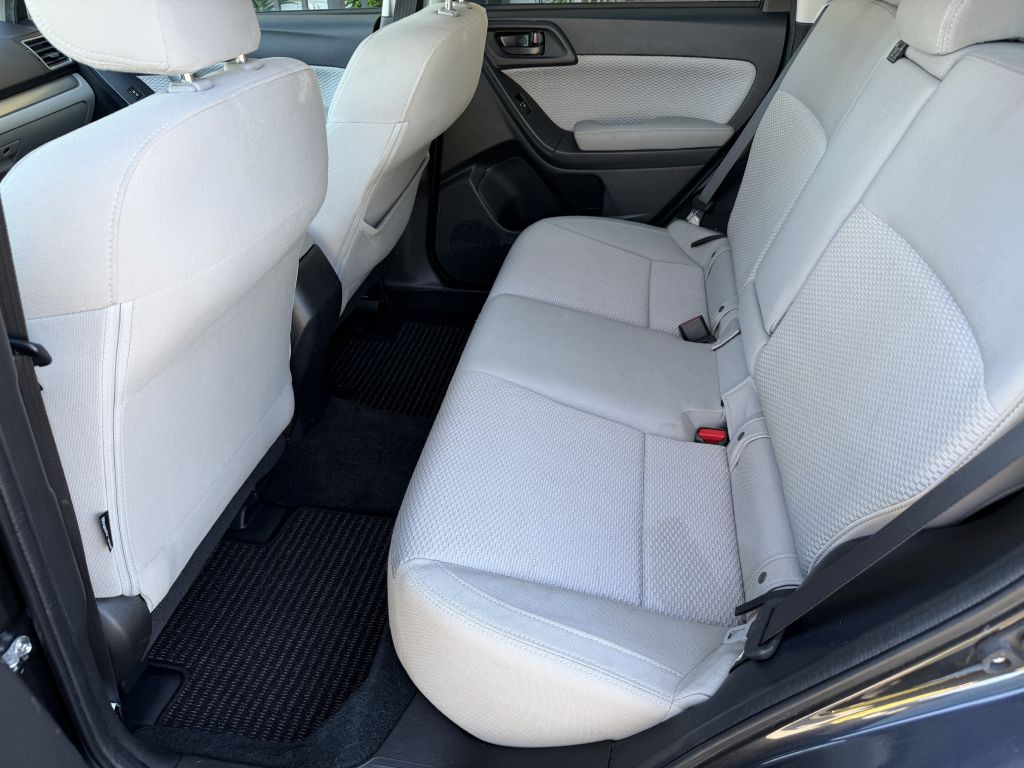 2017 Subaru Forester Image 12
