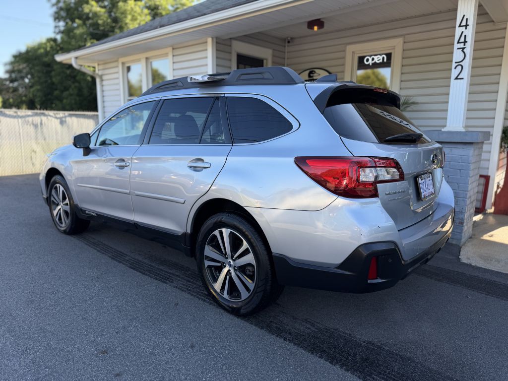 2019 Subaru Outback Image 2