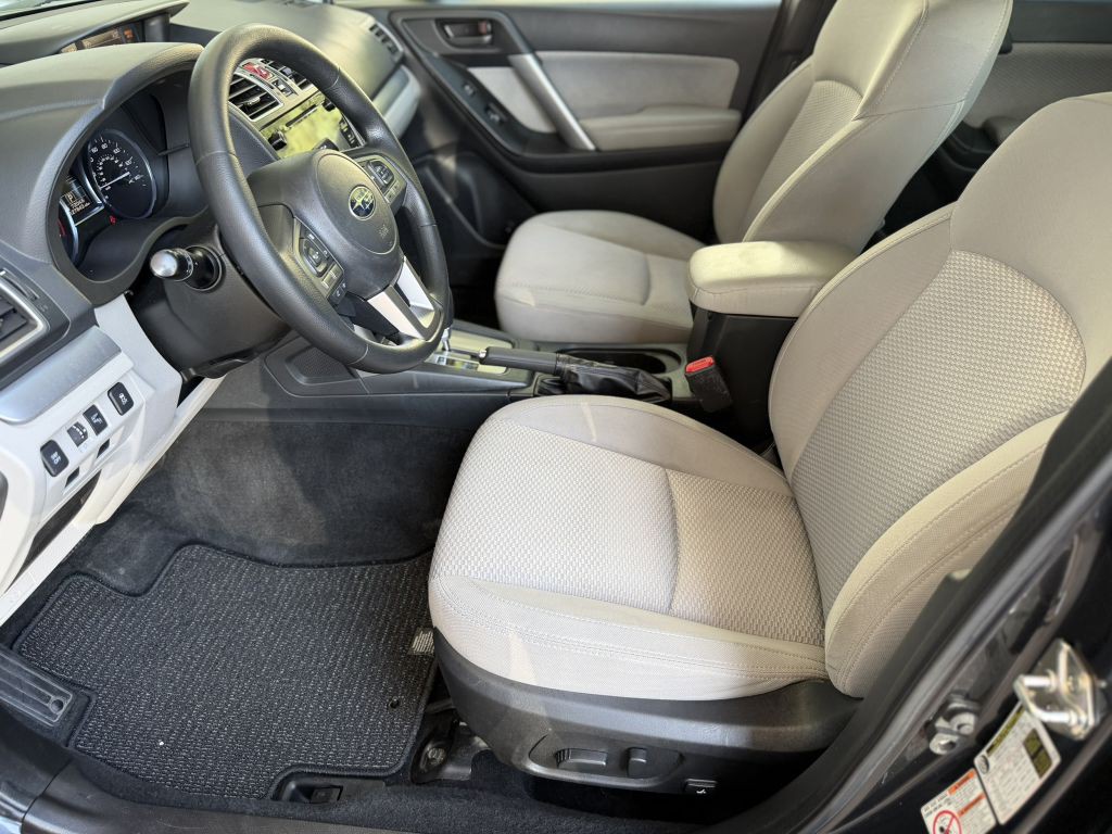 2017 Subaru Forester Image 10