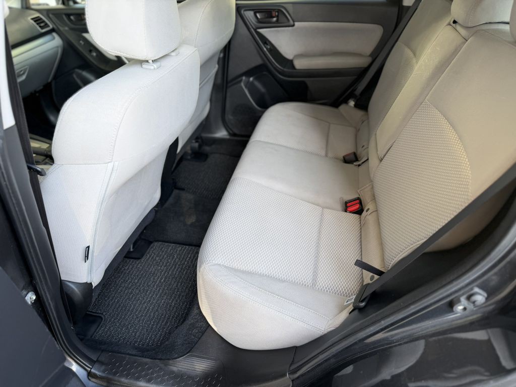 2017 Subaru Forester Image 11