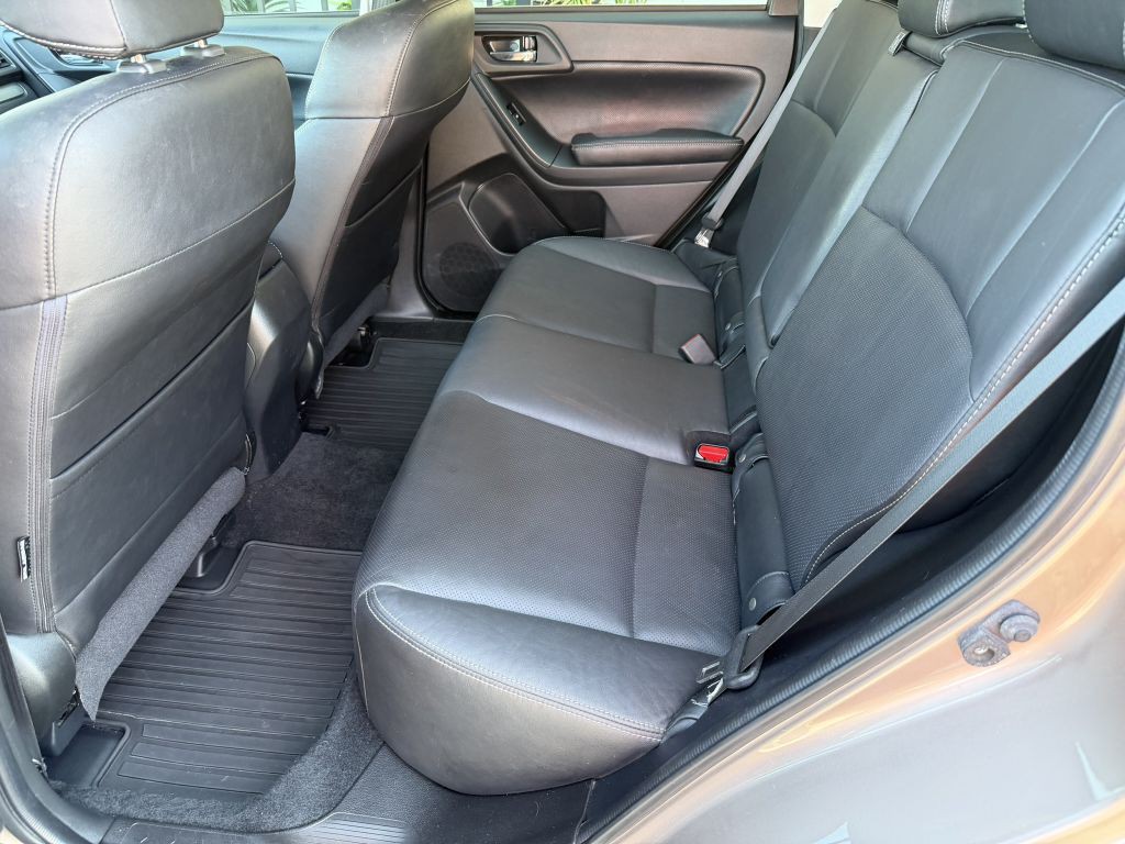 2015 Subaru Forester Image 11