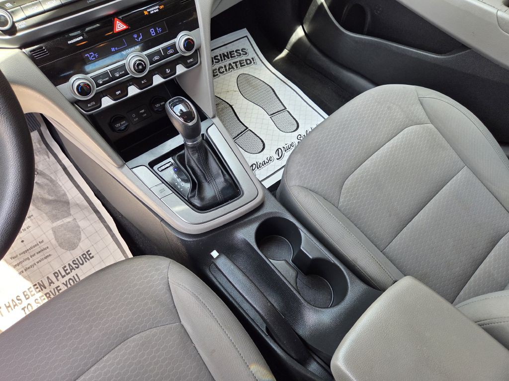 2020 Hyundai Elantra Image 11