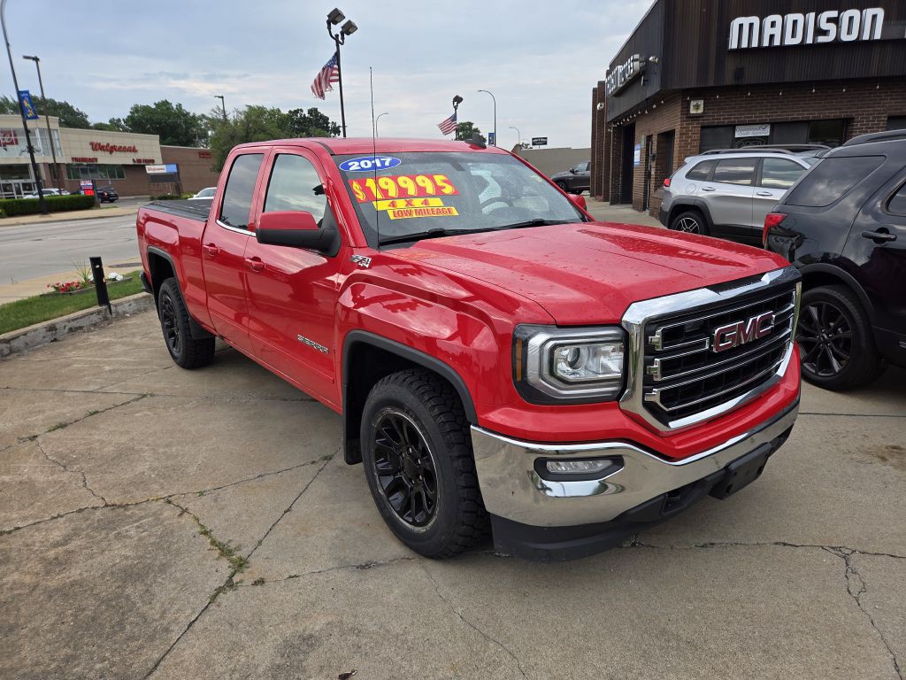 2017 GMC Sierra Image 2