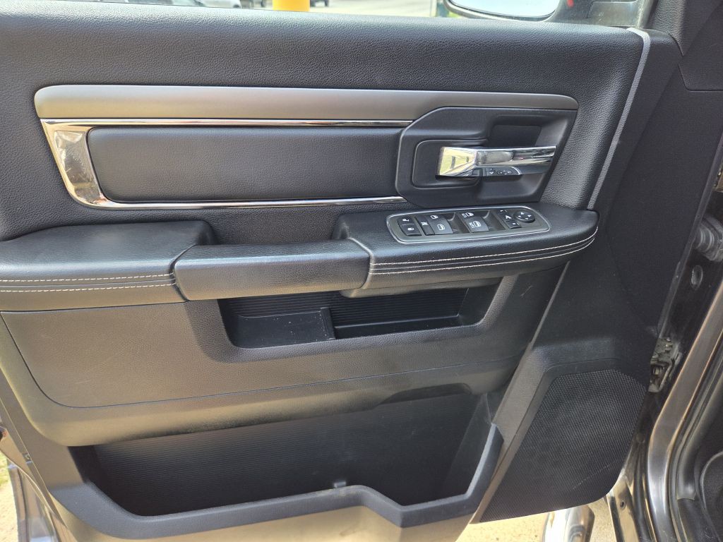 2014 RAM 1500 Image 10