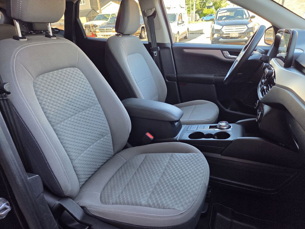 2020 Ford Escape Image 16