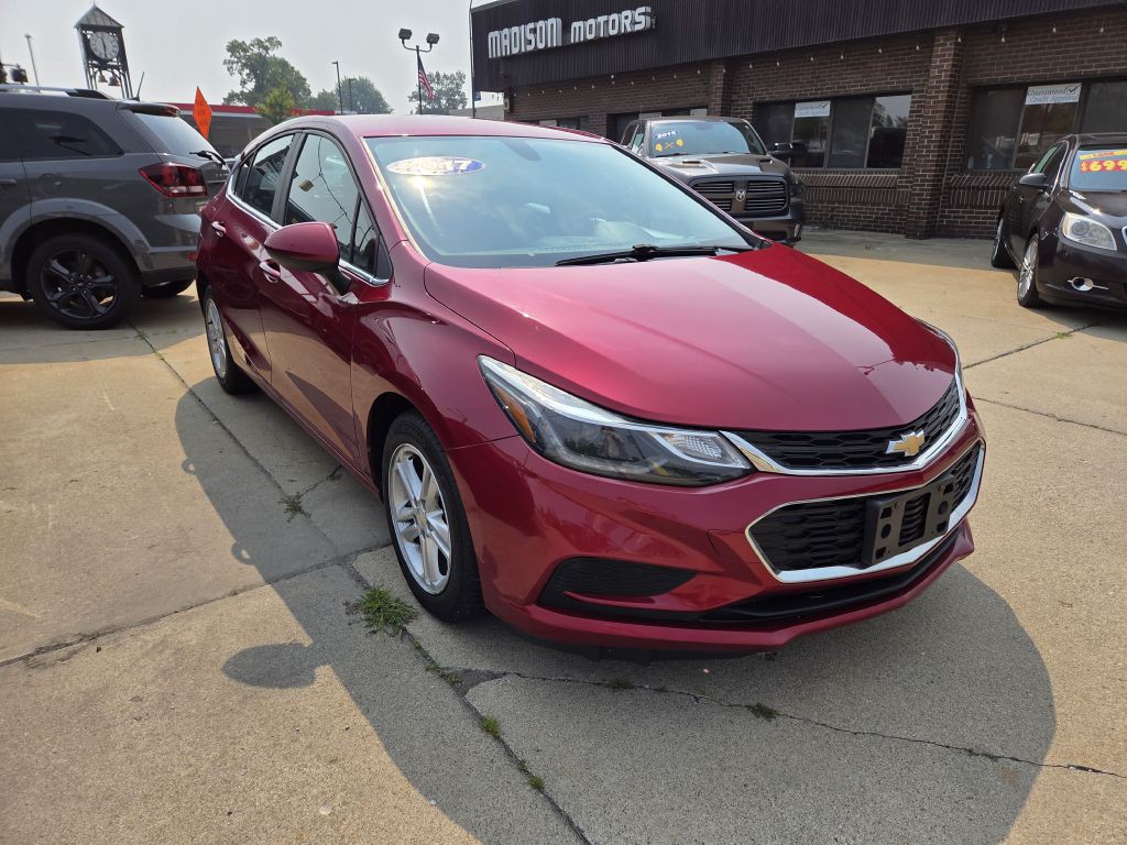 2017 Chevrolet Cruze Image 2