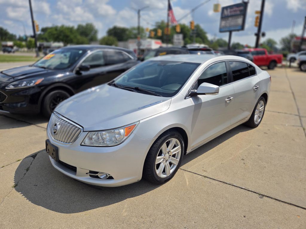 2011 Buick Lacrosse Image 1