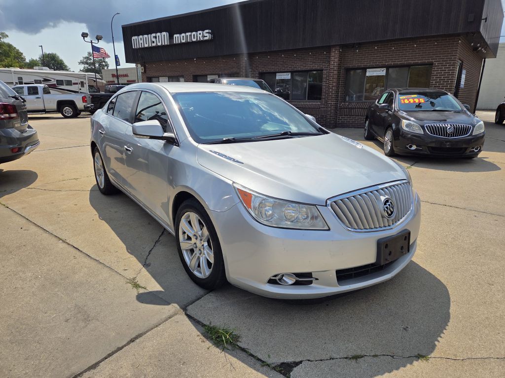 2011 Buick Lacrosse Image 2