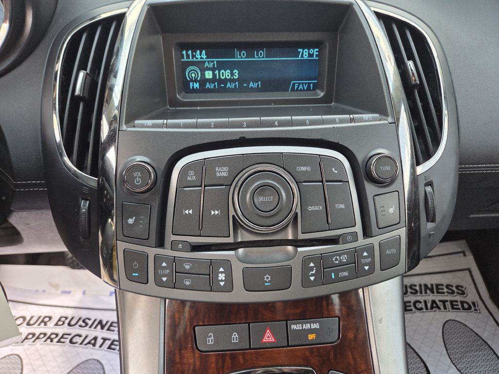 2011 Buick Lacrosse Image 10