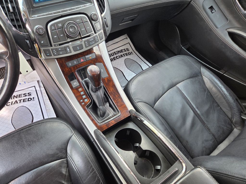 2011 Buick Lacrosse Image 11