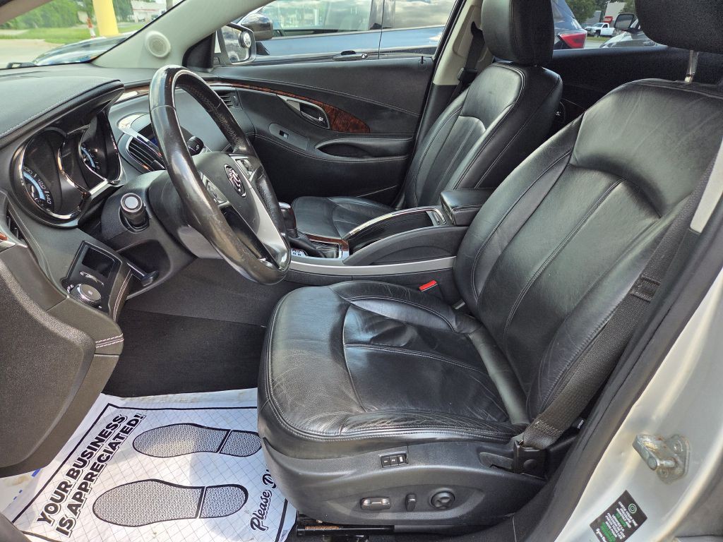 2011 Buick Lacrosse Image 12