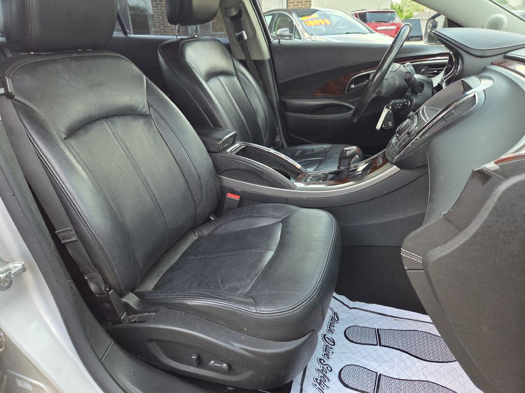 2011 Buick Lacrosse Image 14
