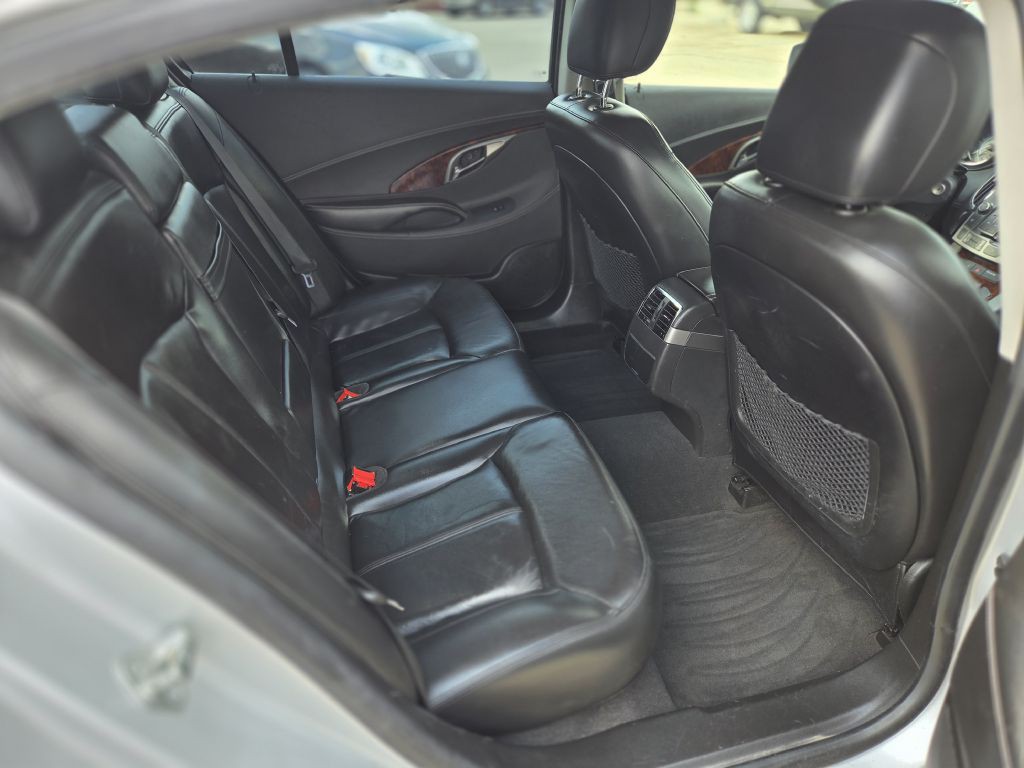 2011 Buick Lacrosse Image 16
