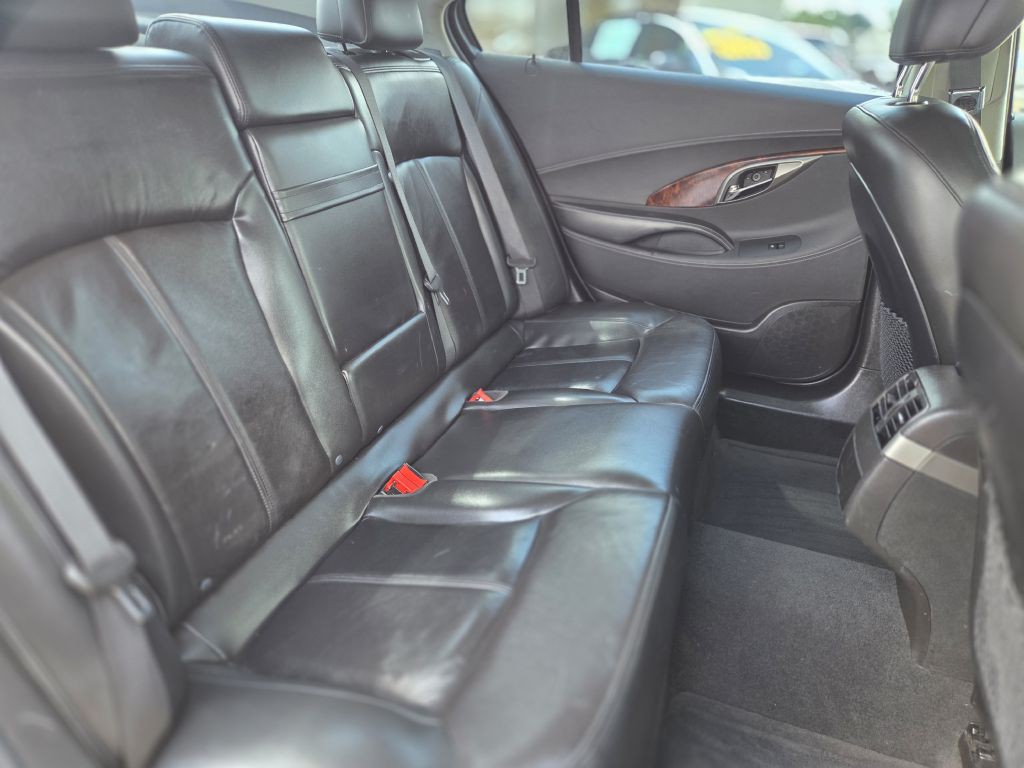 2011 Buick Lacrosse Image 17
